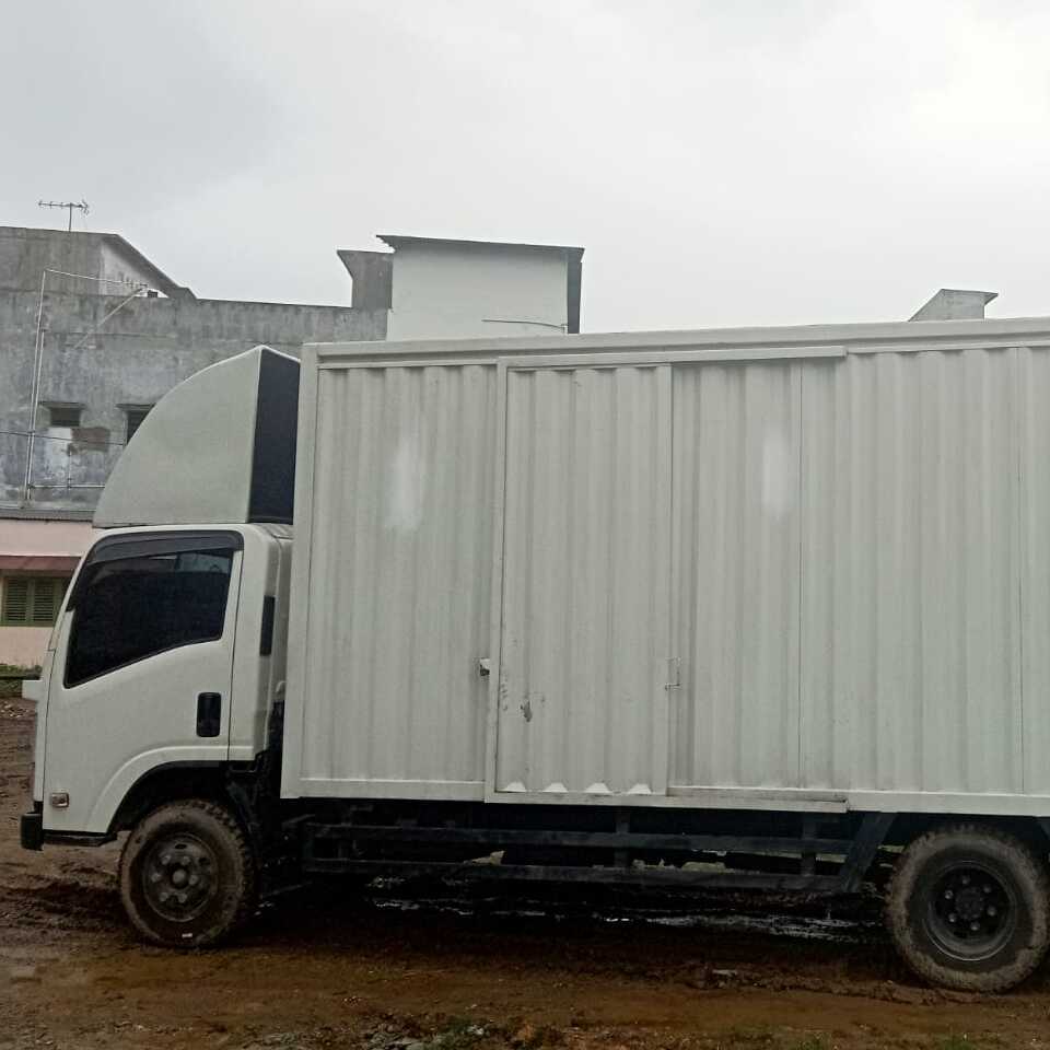 gambar armada blind van diallogistik